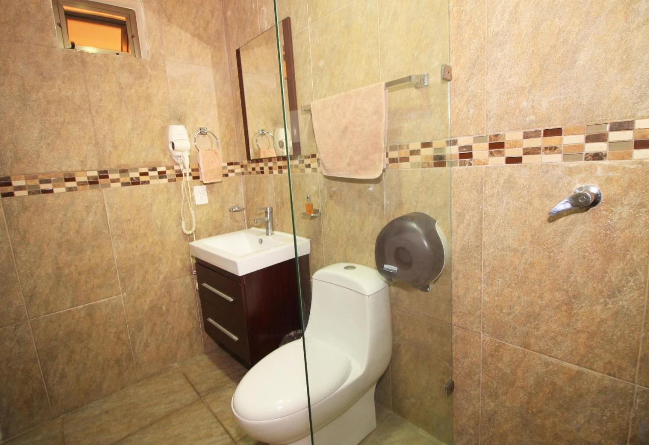 Papagayo Hotel Boutique Плайя-дель-Кармен Екстер'єр фото Bathroom