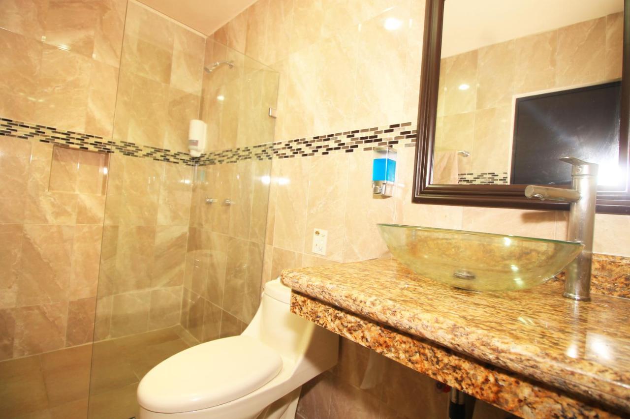Papagayo Hotel Boutique Плайя-дель-Кармен Екстер'єр фото Bathroom